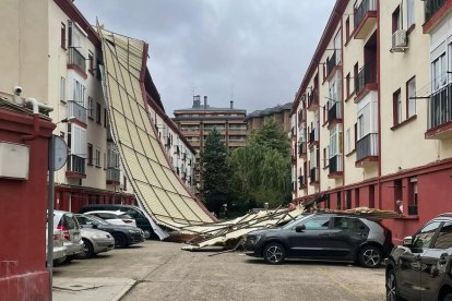 Tejado desprendido por el huracán 'Kirk'