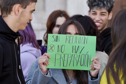 Los estudiantes claman contra la nueva EBAU ante la Consejería de Educación