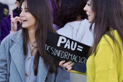 Los estudiantes claman contra la nueva EBAU ante la Consejería de Educación