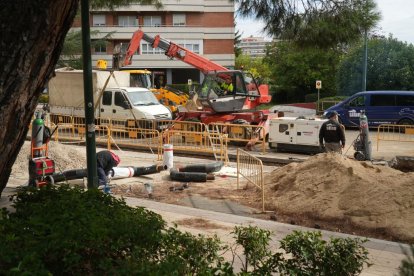 Corte de un carril en la Avenida de Salamanca por las obras de la red de calor