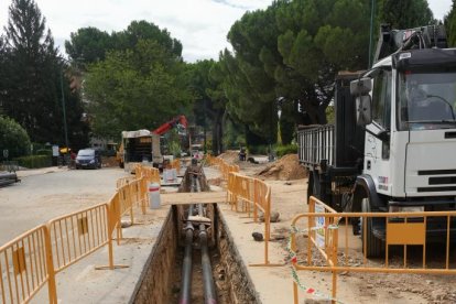 Corte de un carril en la Avenida de Salamanca por las obras de la red de calor