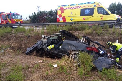 Un herido grave tras salirse de la A-6 en Medina del Campo.