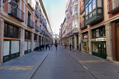 Calle Platerías donde se produjo la segunda agresión del detenido reincidente.