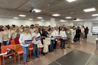 Las Vallkirias del Pisuerga, junto alumnos de FPAspasia en la Escuela de Profesionales Alcazarén.