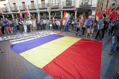 Concentración republicana en Fuente Dorada en el año 2014.