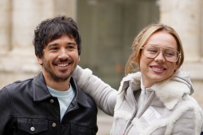 El cineasta vallisoletano Pedro Martín-Calero junto a la actriz Esther Expósito presentan 'El llanto' en la 69 edición de Seminci