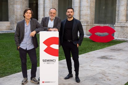 Charlie Arnaiz, Alberto Ortega y Miguel Fernández directores y escritor de 'Waldo'