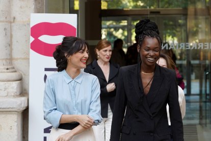 Beatriz Arjona y Edith Martínez-Val, dos de las actrices protagonistas de 'Fin de fiesta'