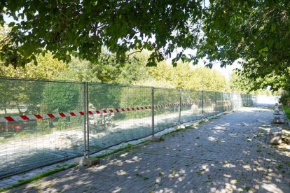 Obras del nuevo carril bici del paseo Isabel la Católica.