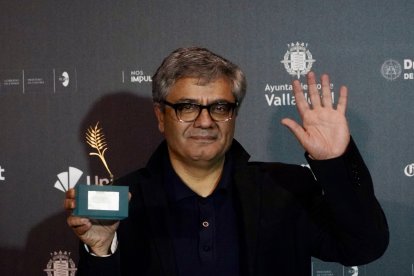 El director iraní Mohammad Rasoulof, recibe la Espiga de Honor en la 69 Semana Internacional de Cine de Valladolid