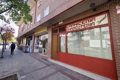 Imagen de la Charcutería/Carnicería Ismael y de La tahona de Ana de la calle Miguel Delibes