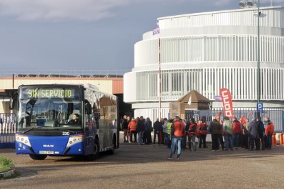 Manifestación de AUVASA por la zona del polígono de Argales.