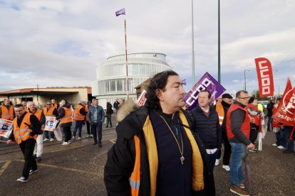 Manifestación de AUVASA por la zona del polígono de Argales.