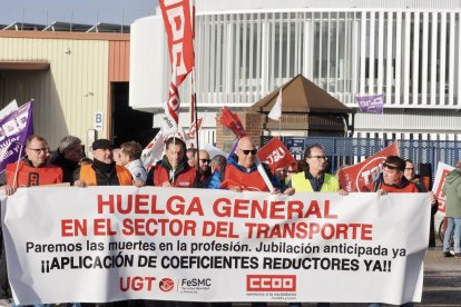 Manifestación de AUVASA por la zona del polígono de Argales.