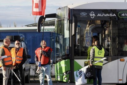 Manifestación de AUVASA por la zona del polígono de Argales.