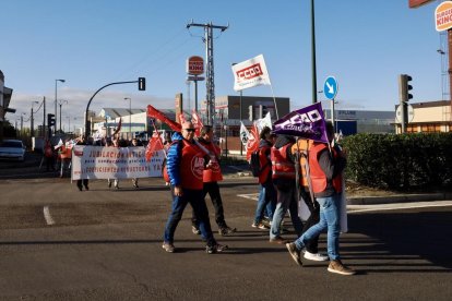 Manifestación de AUVASA por la zona del polígono de Argales.