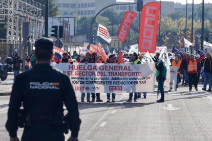 Manifestación de AUVASA por la zona del polígono de Argales.