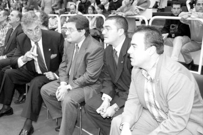 Moncho Monsalve, Mario Pesquera, Paco García y Gustavo Aranzana en el homenaje a Gonzalo Gonzalo, fundador del Valladolid CB.