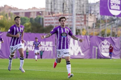 Xavi Moreno celebra el gol de la victoria del Promesas frente al Bergantiños