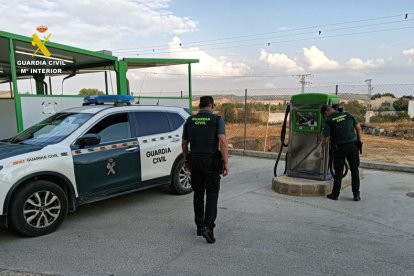 La Guardia Civil recabó información del turismo que empleaban y dio con los autores de los robos.