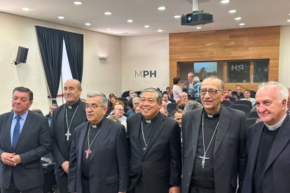 Mesa Redonda y la sesión de clausura de la XLIV Semana Social de España en Valladolid