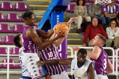 Egekeze fue el mejor del UEMC Real Valladolid ante Oviedo.