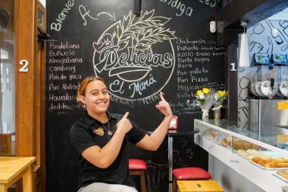 Calle Paraíso. Cándida Guzmán, trabajadora de la panadería Delicias El Maná.