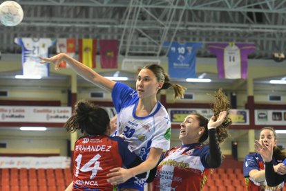 Imagen del duelo entre Caja Rural Aula y Atlético Guardés