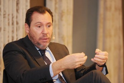 El ministro de Transportes y Movilidad Sostenible, Óscar Puente, participa en el Club de Prensa de El Mundo de Castilla y León