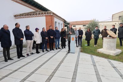 Puente en el homenaje en Portillo