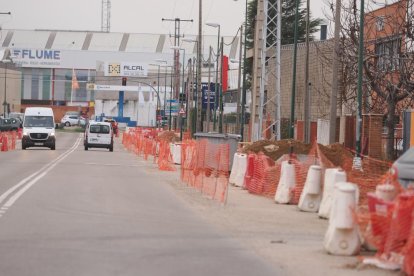 Obras en pleno polígono de Argales.