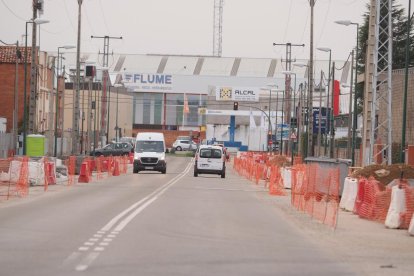 Obras en pleno polígono de Argales.