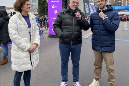 El alcalde Jesús Julio Carnero y la concejala Mayte Martínez antes de la salida de la Pucela Sansil