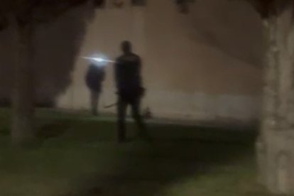 Imagen del joven con una guadaña en Cabezón