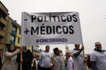 Manifestación de Oncobierzo para reclamar mejoras en oncología en Ponferrada.