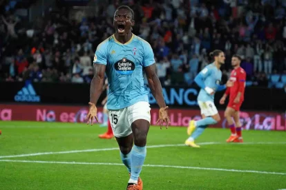 Aidoo celebra un gol con el Celta.