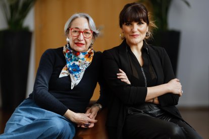 Luisa Gavasa y Rozalén, esta mañana, en el Teatro Calderón