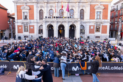La multitudinaria melé en la Plaza Mayor de Valladolid