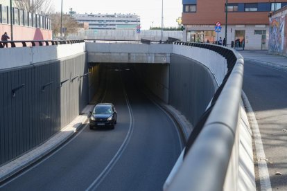 Túnel de Andrómeda en la plaza Aviador Gómez del Barco en la actualidad.