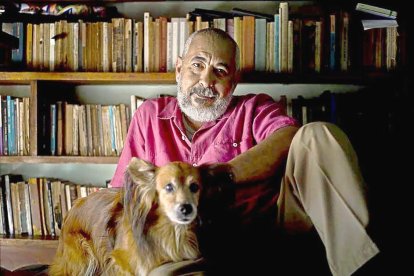 Leonardo Padura. Autor. En su estudio en La Habana, Cuba.
