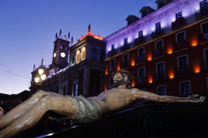 Un momento del Vía Crucis Procesional