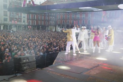 Orquesta Paris de Noia en la Plaza Mayor