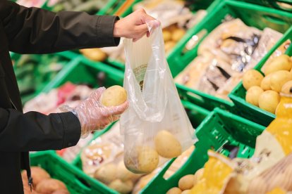 Patatas en el lineal de Mercadona.