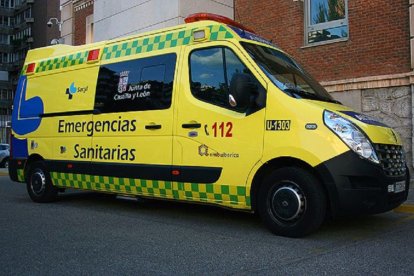Imagen de archivo de una ambulancia de Sacyl,