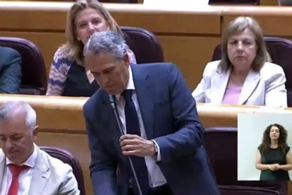 El PP ironiza en el Senado sobre el respaldo de Redondo al fiscal general: "¿Le ha aceptado la invitación a cenar y lo que haga falta?"