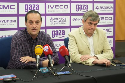 Lorenzo Alonso junto a Pepe Catalina, en la despedida del director deportivo.