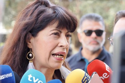 La ministra de Igualdad, Ana Redondo, asiste a la manifestación por el Día del Orgullo LGBTI.