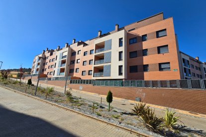Urbanización Arroyovereda con okupas en Arroyo