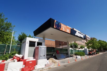 Desmontaje de la gasolinera del Paseo Zorrilla.

junto a Vallsur. Photogenic/Miguel Ángel Santos