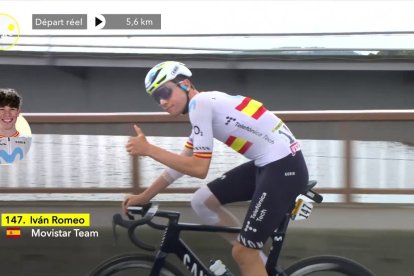 El vallisoletano Iván Romeo es enfocado por las cámaras de Eurosport  en la última etapa del Tour.